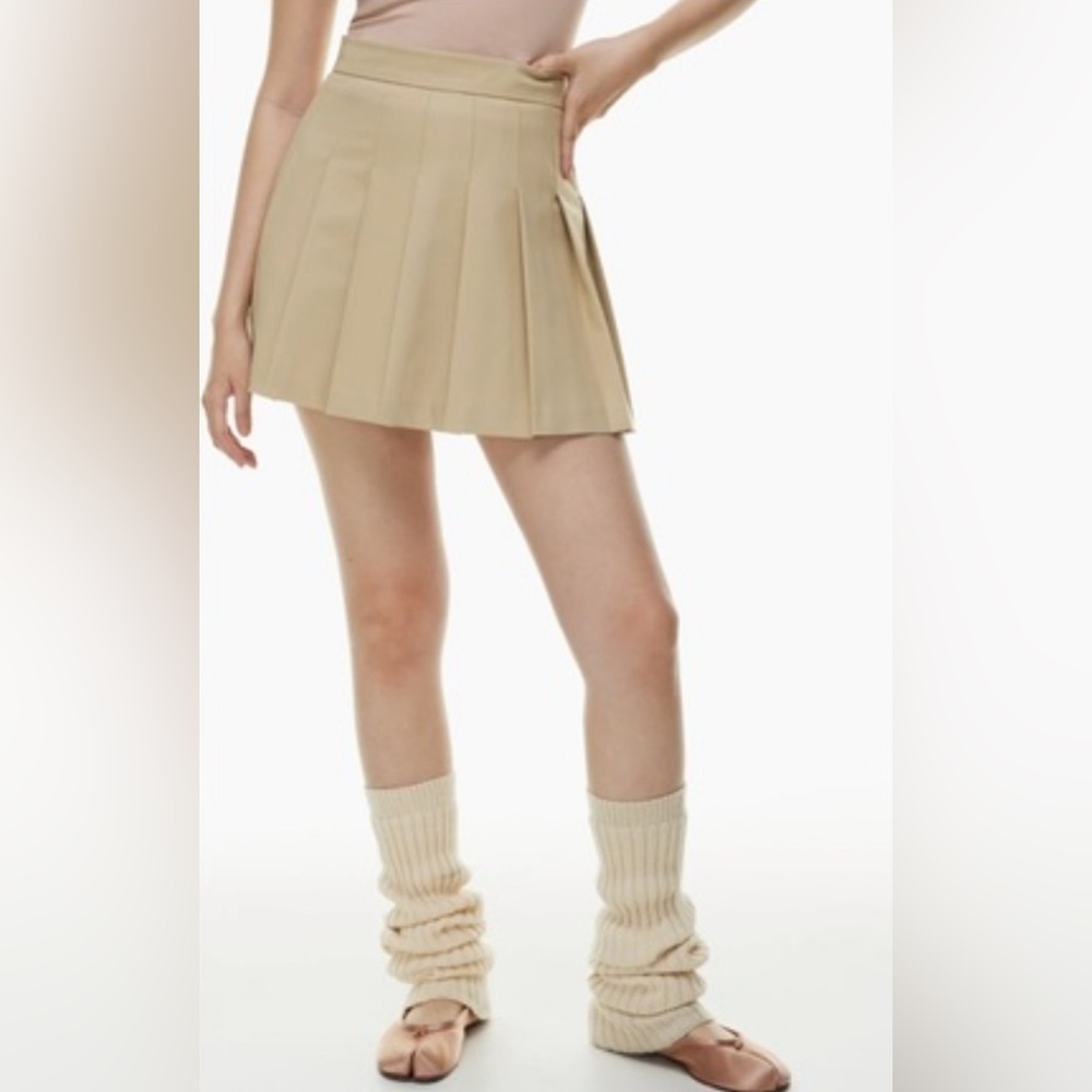 NWT - Aritzia Sunday Best Olive Pleated Skirt in Wicker Tan - Size 12